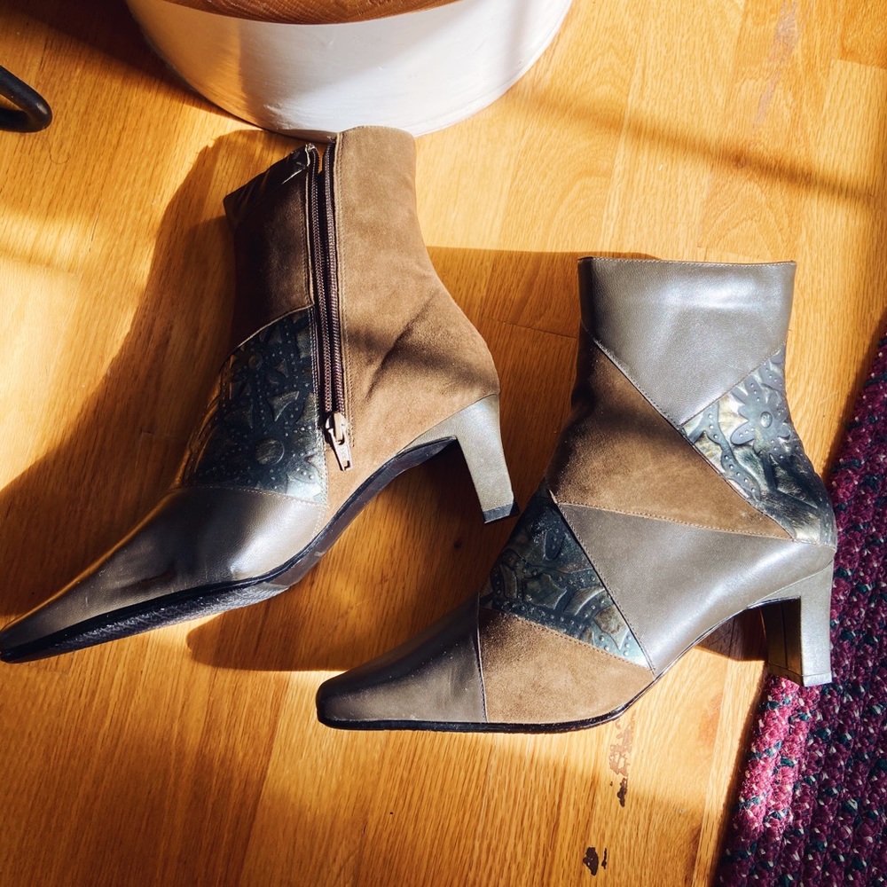 Monzo & Franco Oyster Ankle Booties